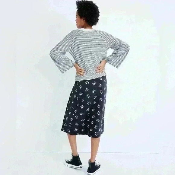 Madewell Women’s Terry Raglan Sweatshirt in Stripe Size Medium - Picture 3 of 13